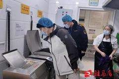 现场查抄加工操做流程、餐饮具消毒记实、食物